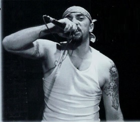 Com a Boca no Microfone